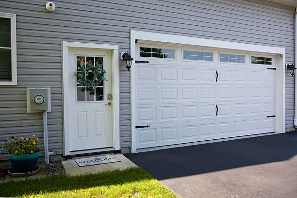 24/7 Emergency Garage Door Panel Replacement experts in Union City, GA
